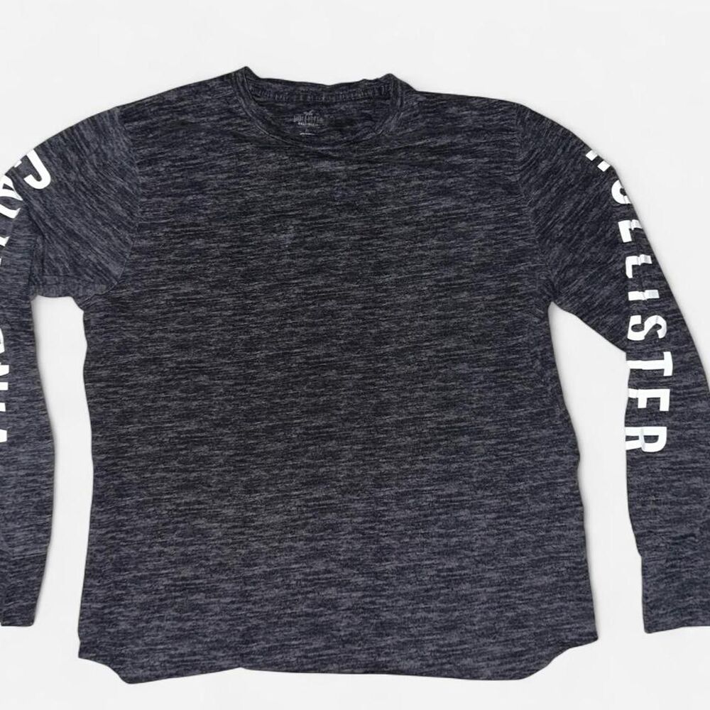 Hollister-co Men's Grey and Black T-shirt